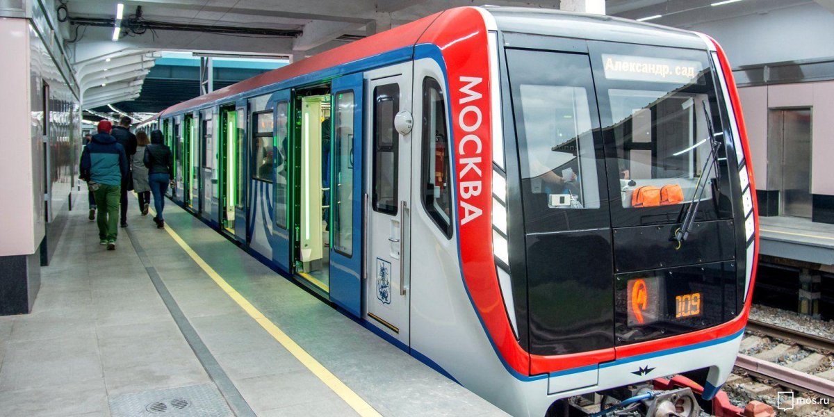 Метропоезд Москва 2018