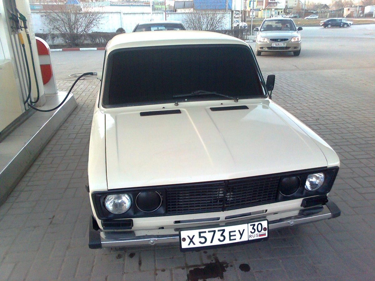 ВАЗ 2106 белая тонированная