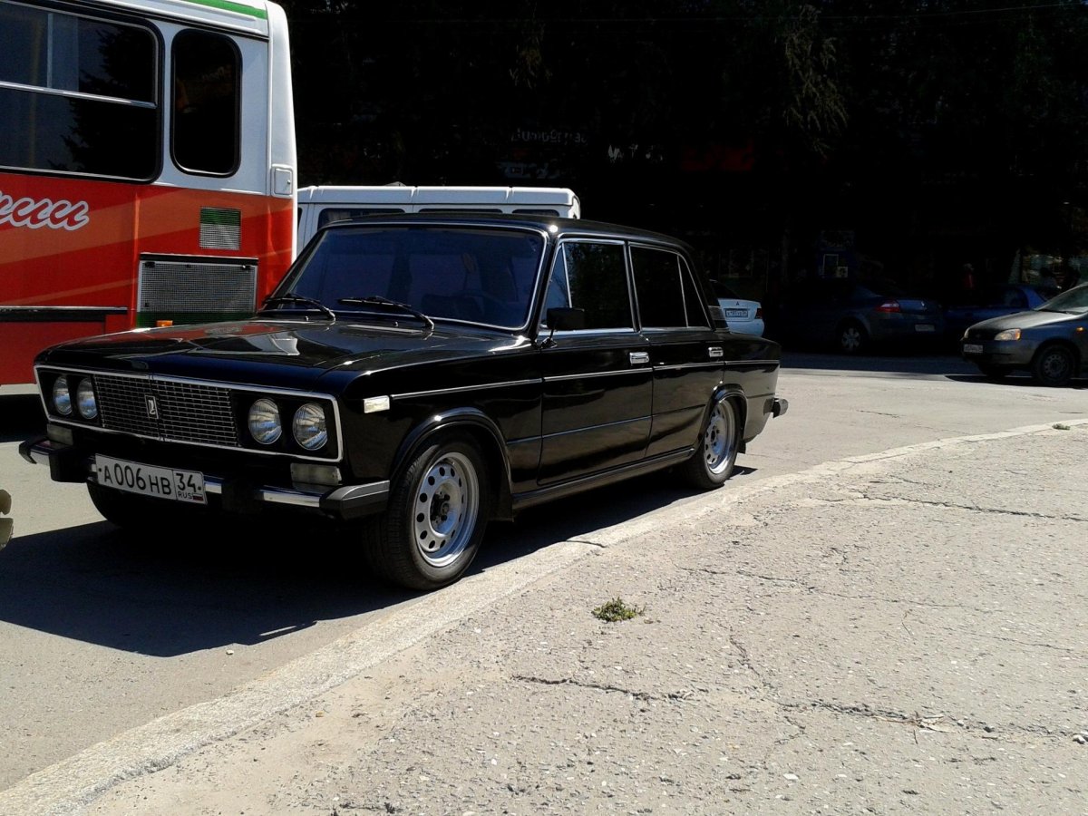 ВАЗ 2106 чёрная завод