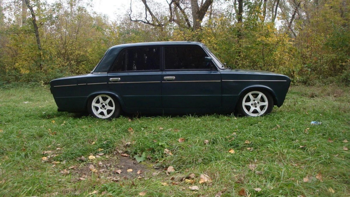 ВАЗ 2106 чёрная тонированная