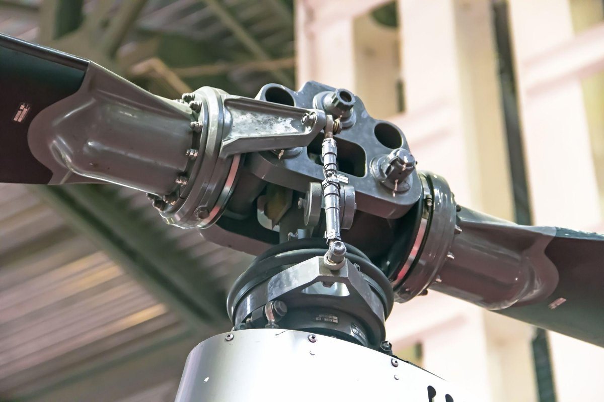 Втулка несущего винта Робинсон 44