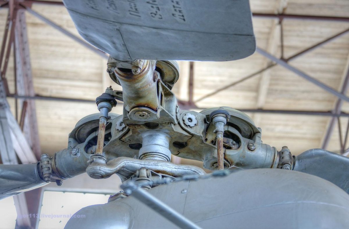 Центробежный ограничитель свеса лопасти ми-8