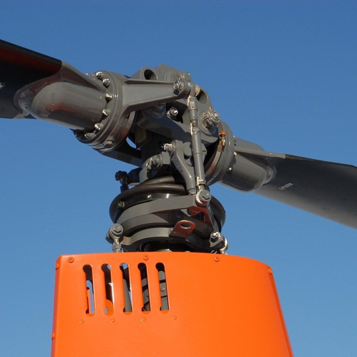 Автомат перекоса вертолета Робинсон -44