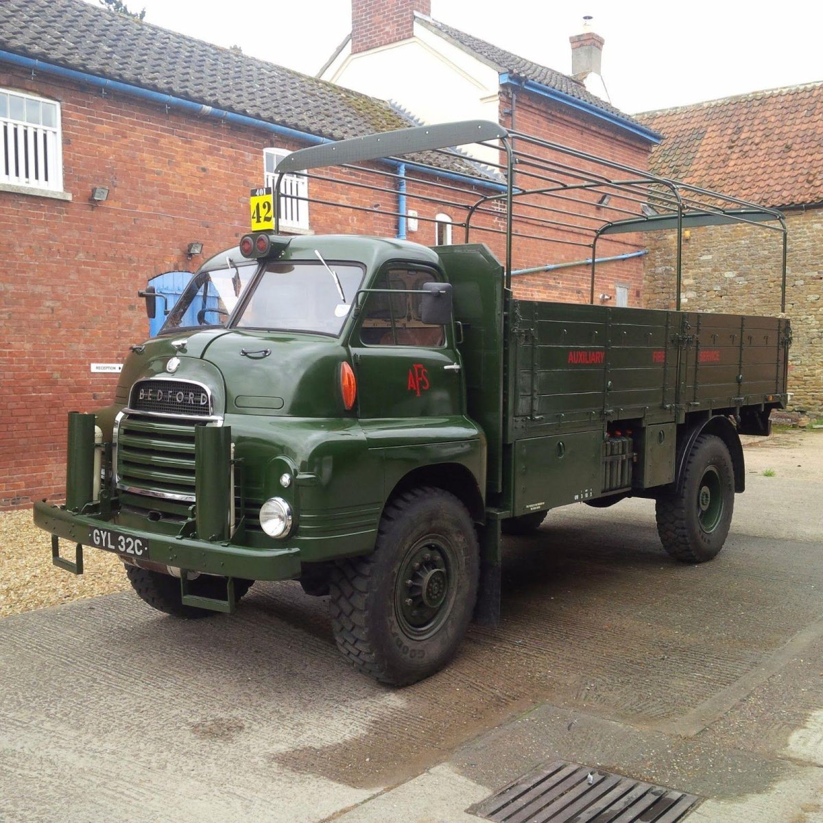 Bedford грузовик