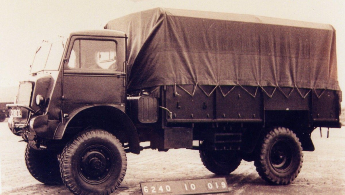 Грузовик Bedford QLD