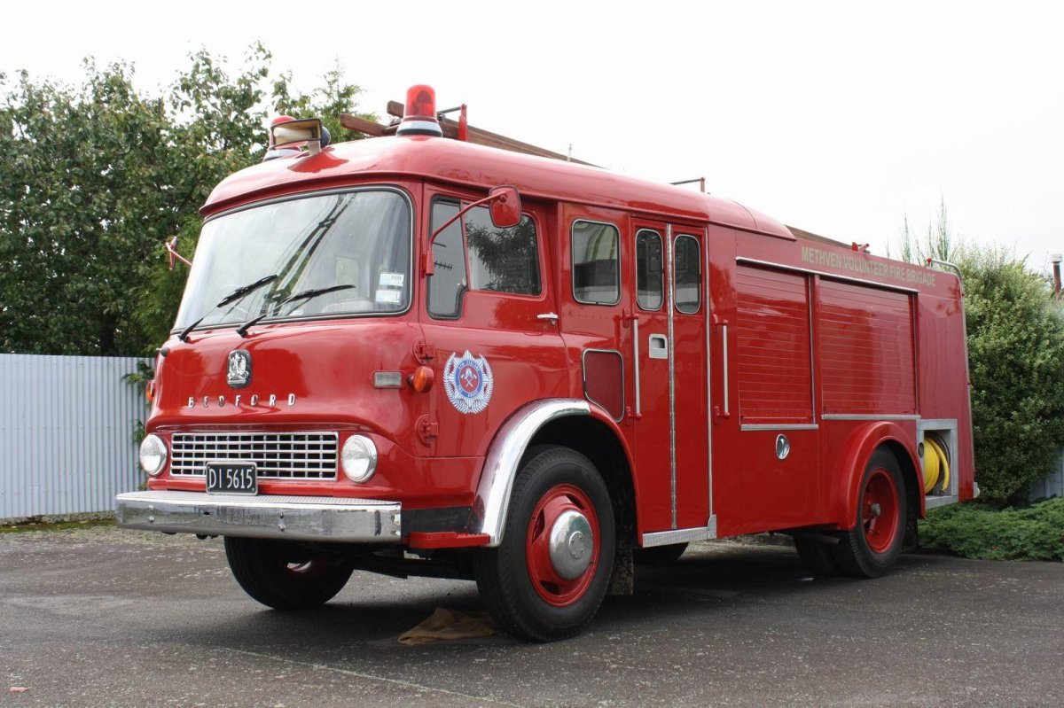 Машина Bedford