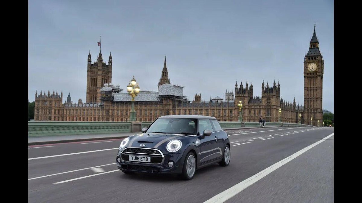 Британский мини Купер