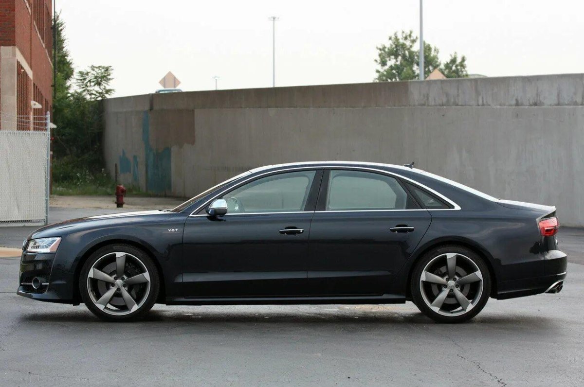Audi s8 2015