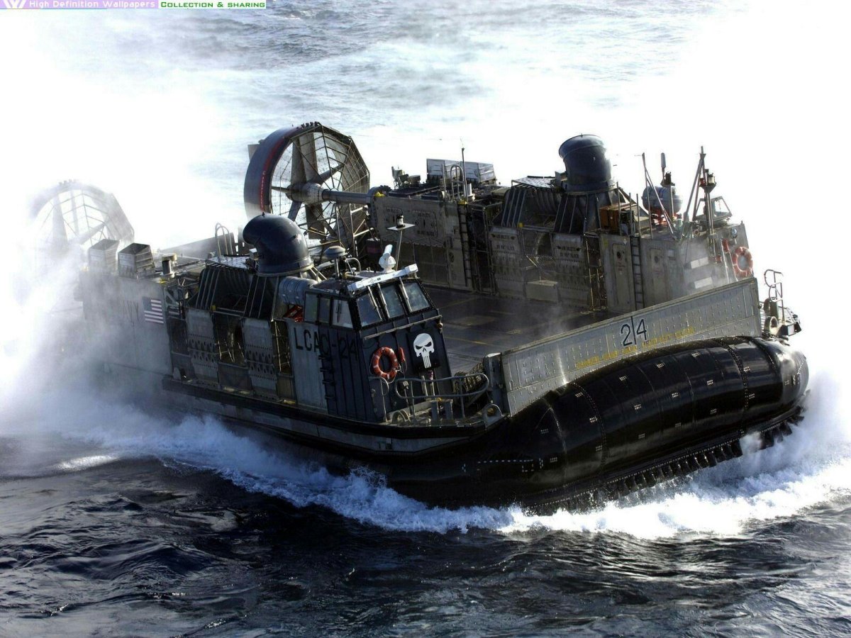 Десантный катер LCAC