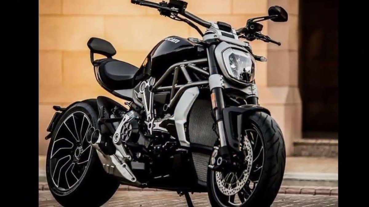 Ducati Diavel s