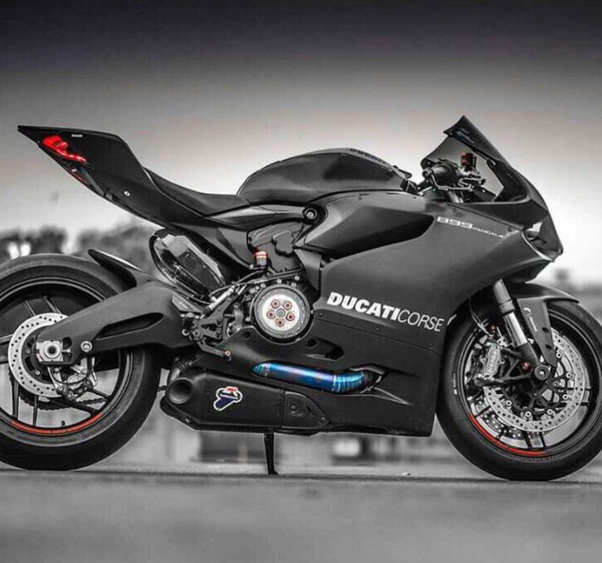 Дукати мотоцикл черный