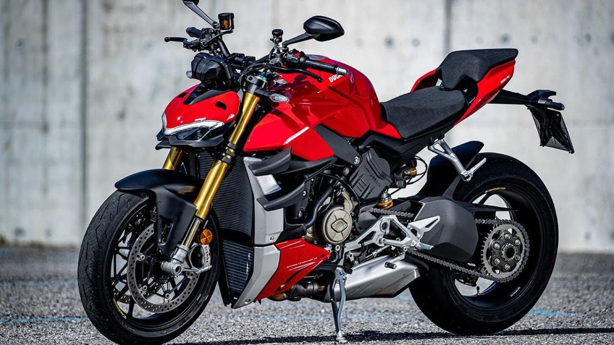 Ducati Streetfighter v4 s 2020