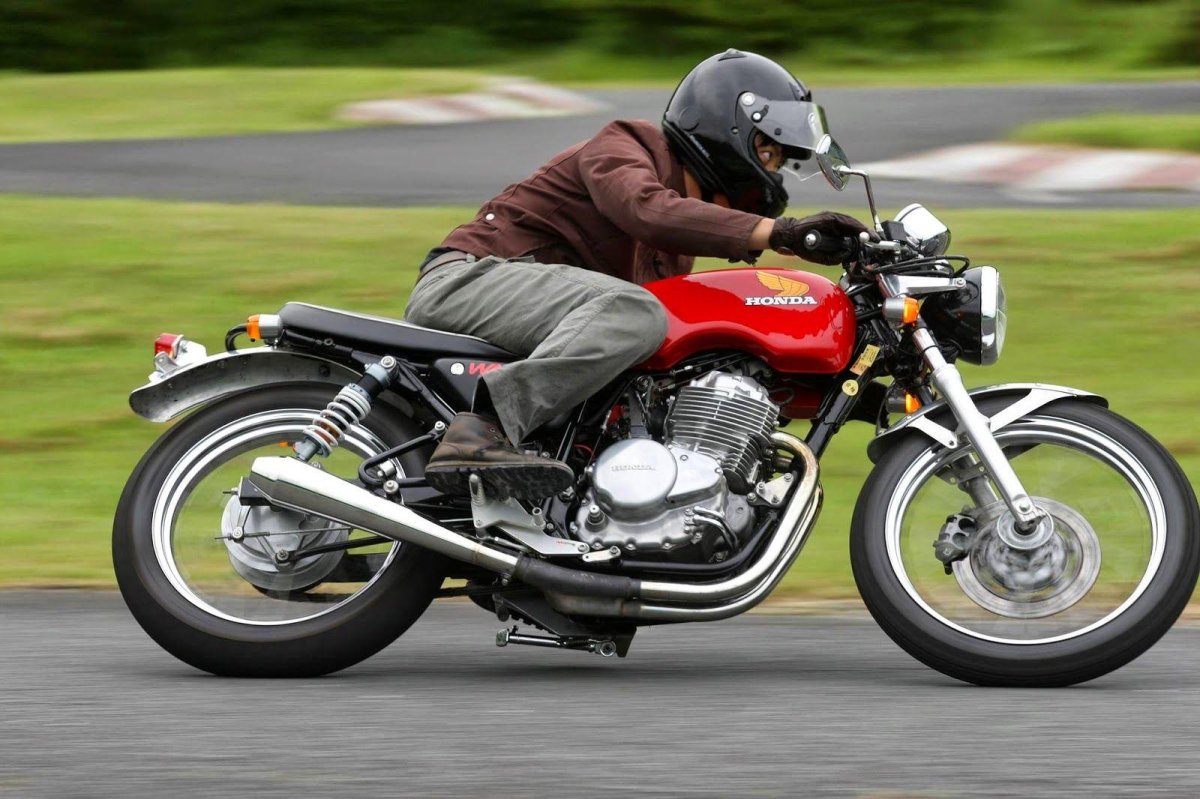 Хонда CB 400 SS