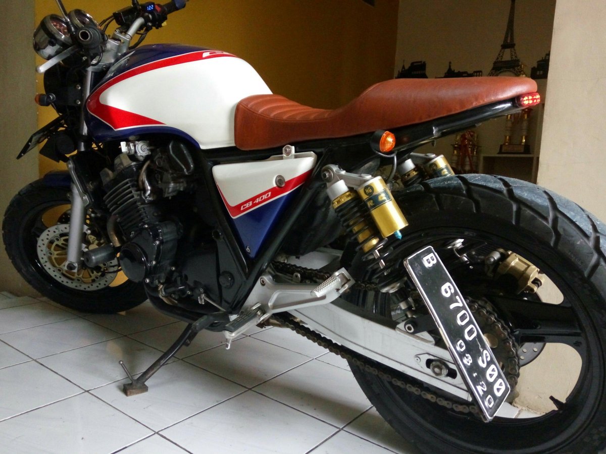 Honda CB 400 super four
