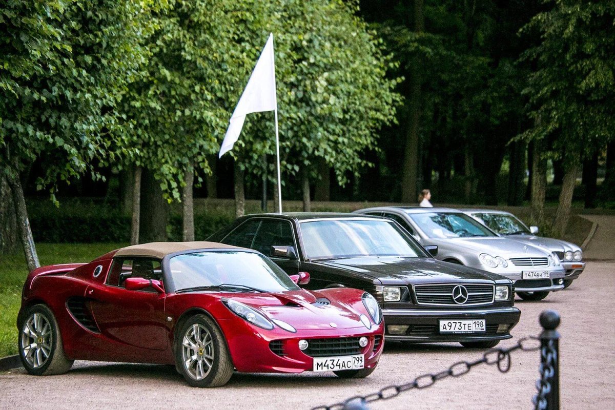 Усадьба Архангельское выставка автомобилей