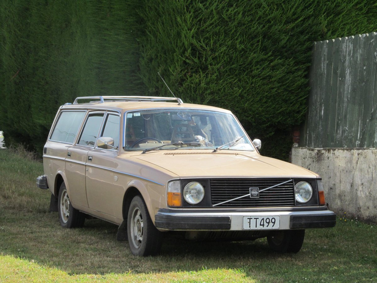 Volvo 245 DL