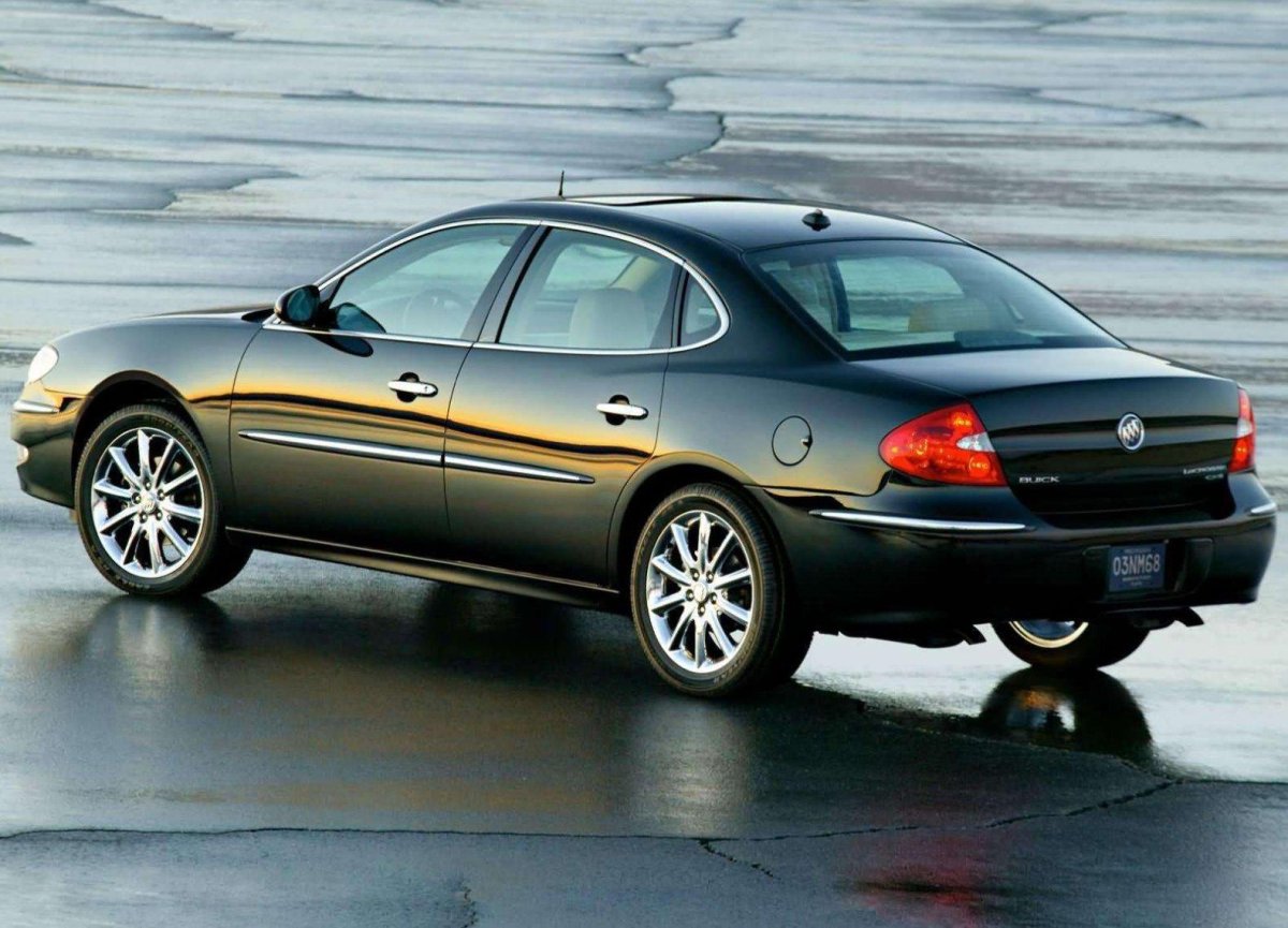 Buick Lacrosse 2005