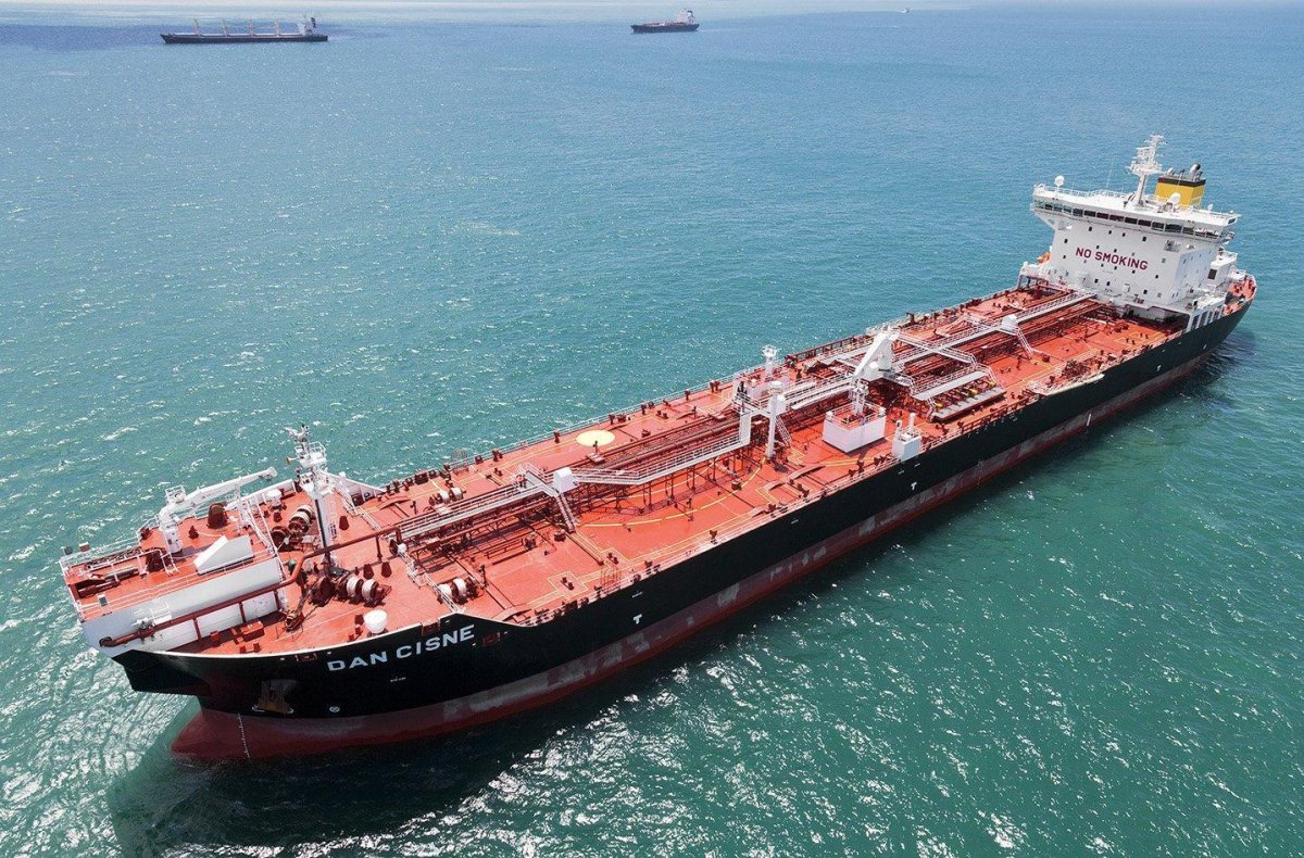 Морской нефтеналивной танкер