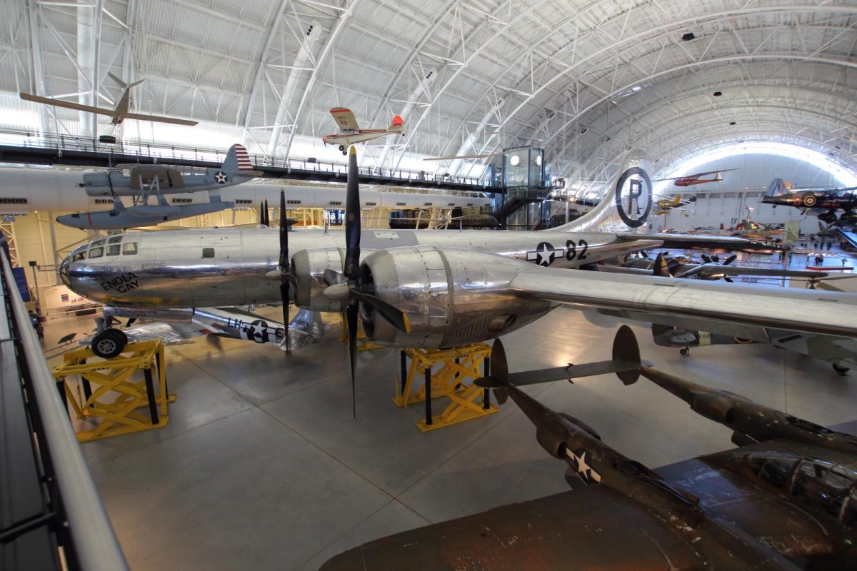 Энола Гейтс самолет фото