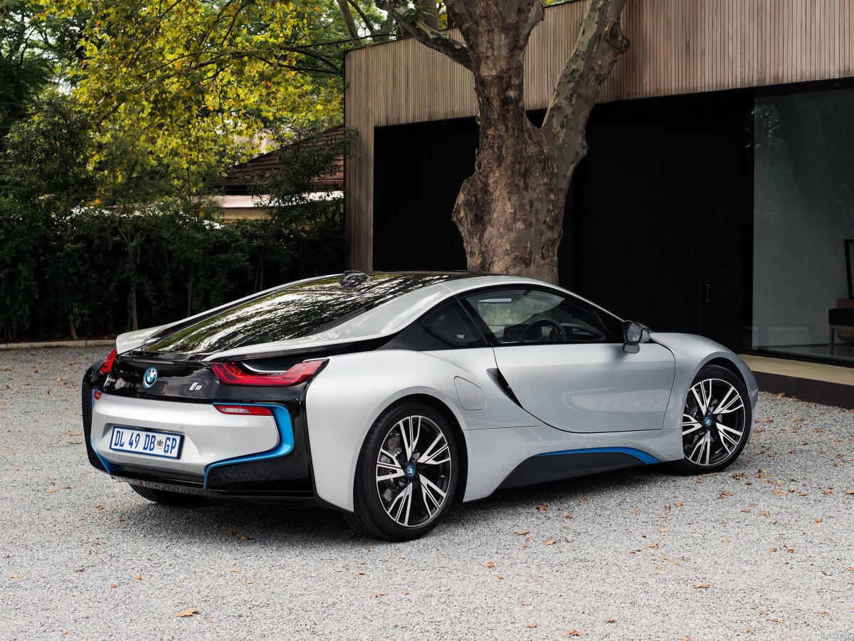 BMW i8 2021