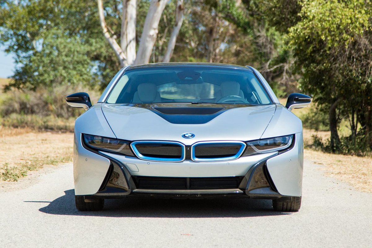 BMW i8 2021