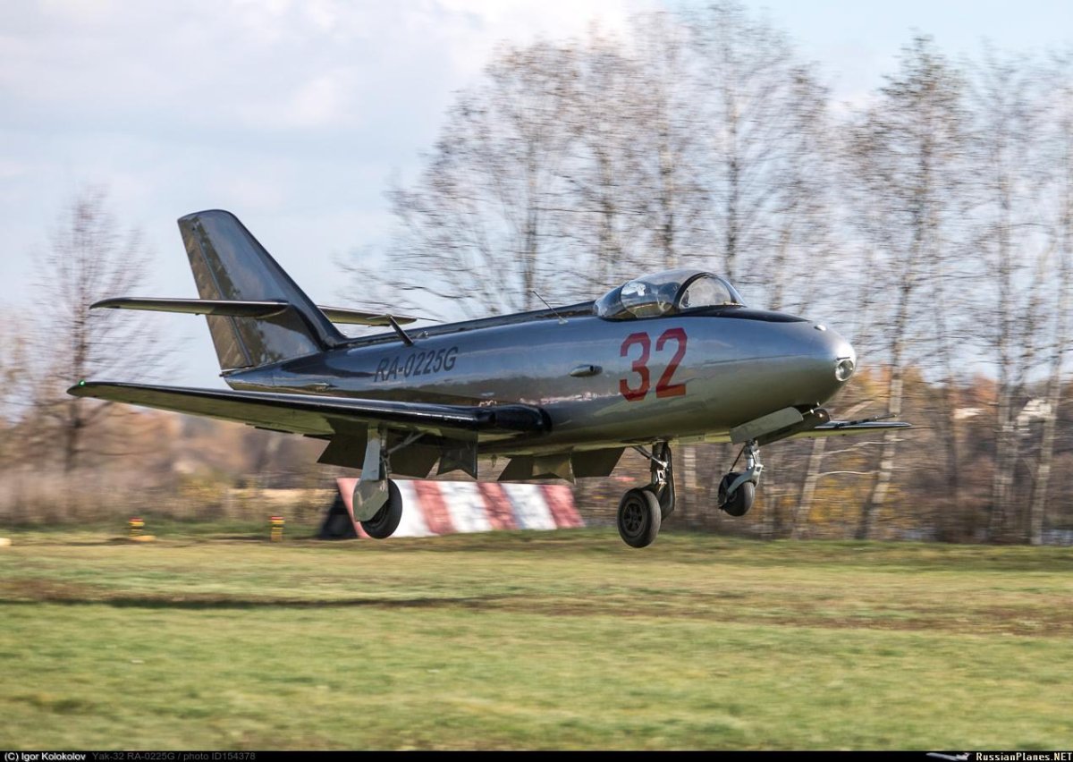 Ra-0276g. Yak-12