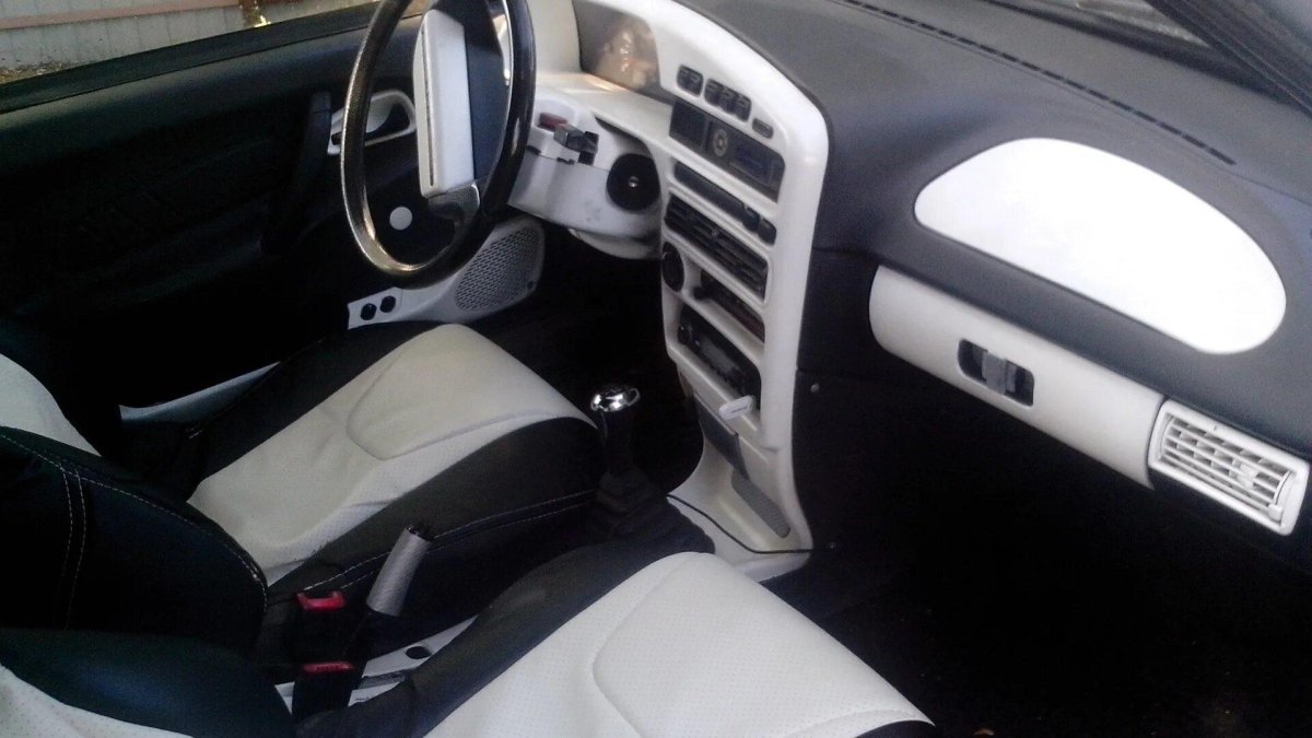 Белый салон ВАЗ 2115