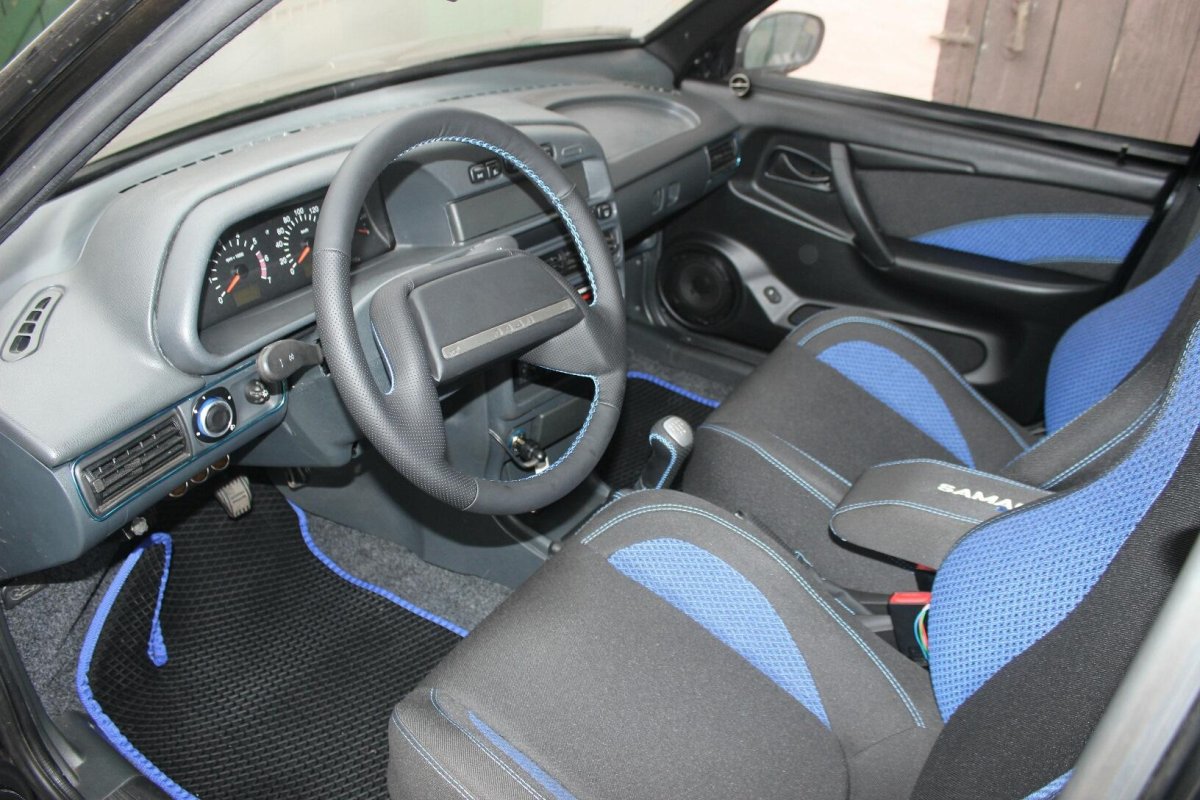 Салон машины ВАЗ 2115