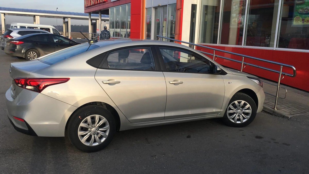 Хендай Солярис 2022 серый