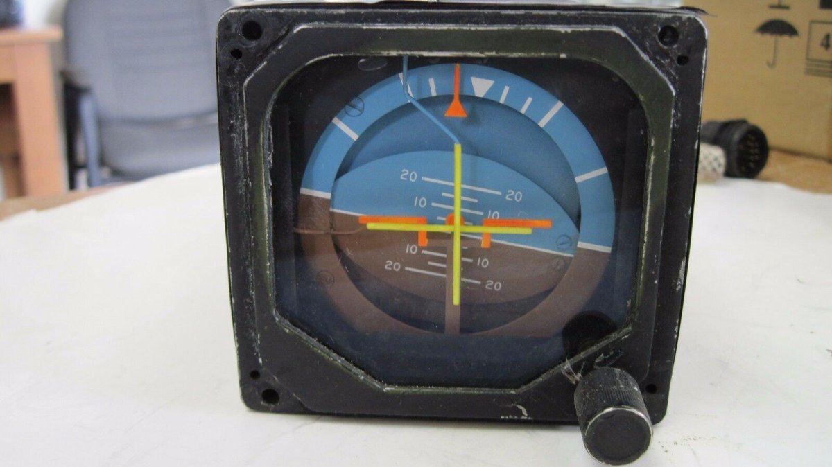 Attitude Director indicator uh 60
