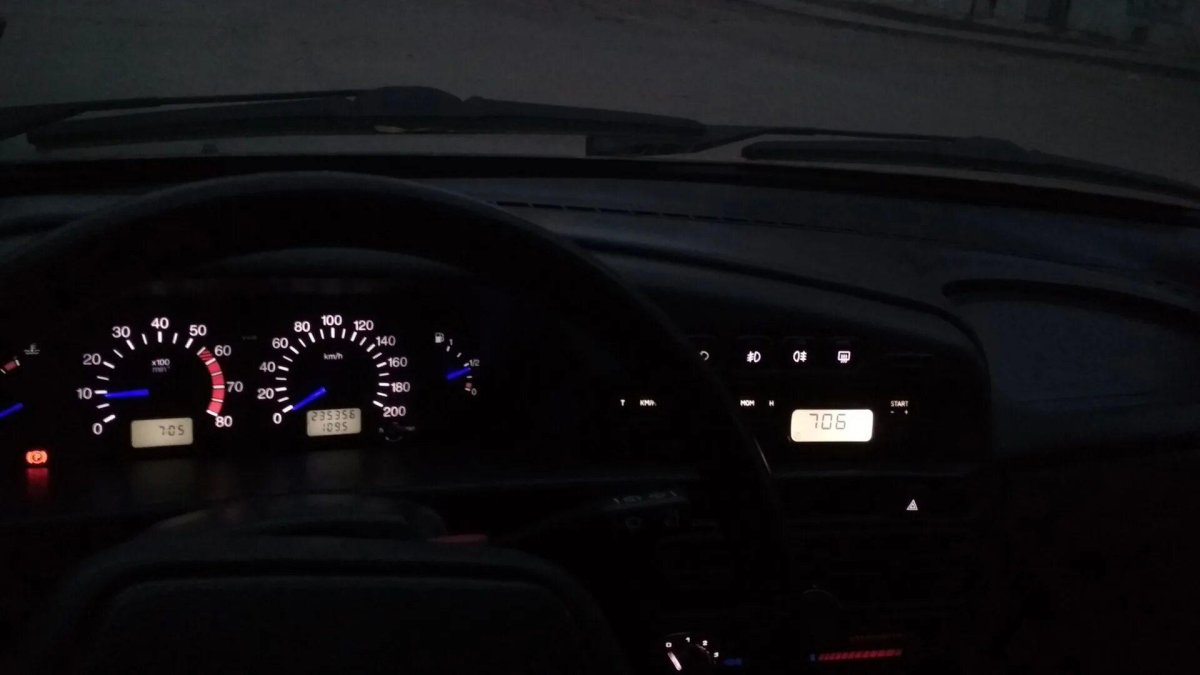 Приборная панель ВАЗ 2114 салон