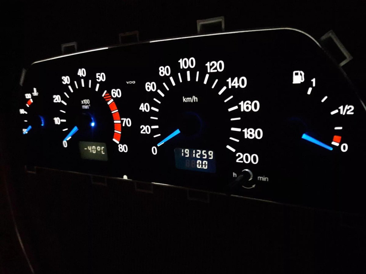 Панель приборов ВАЗ 2114-2115