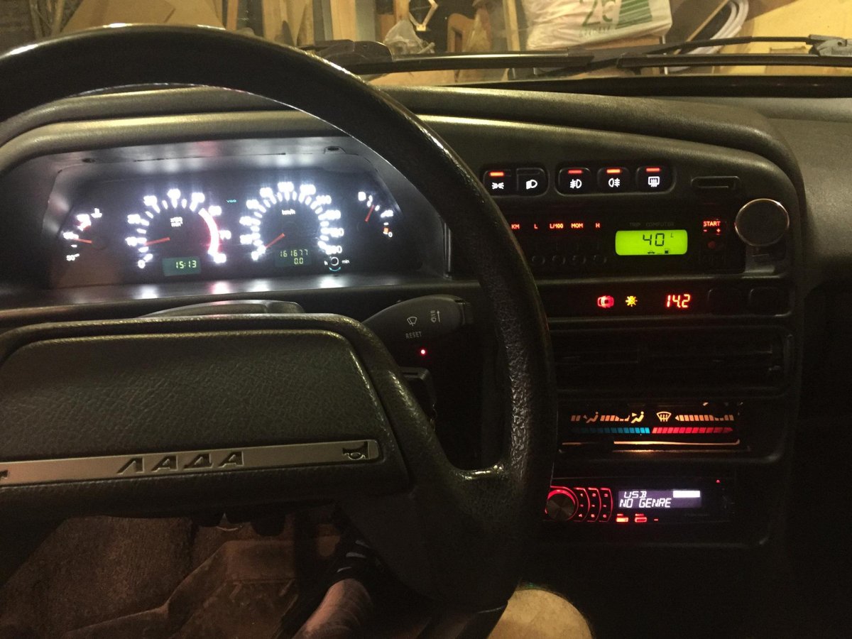 ВАЗ 2114 салон приборка