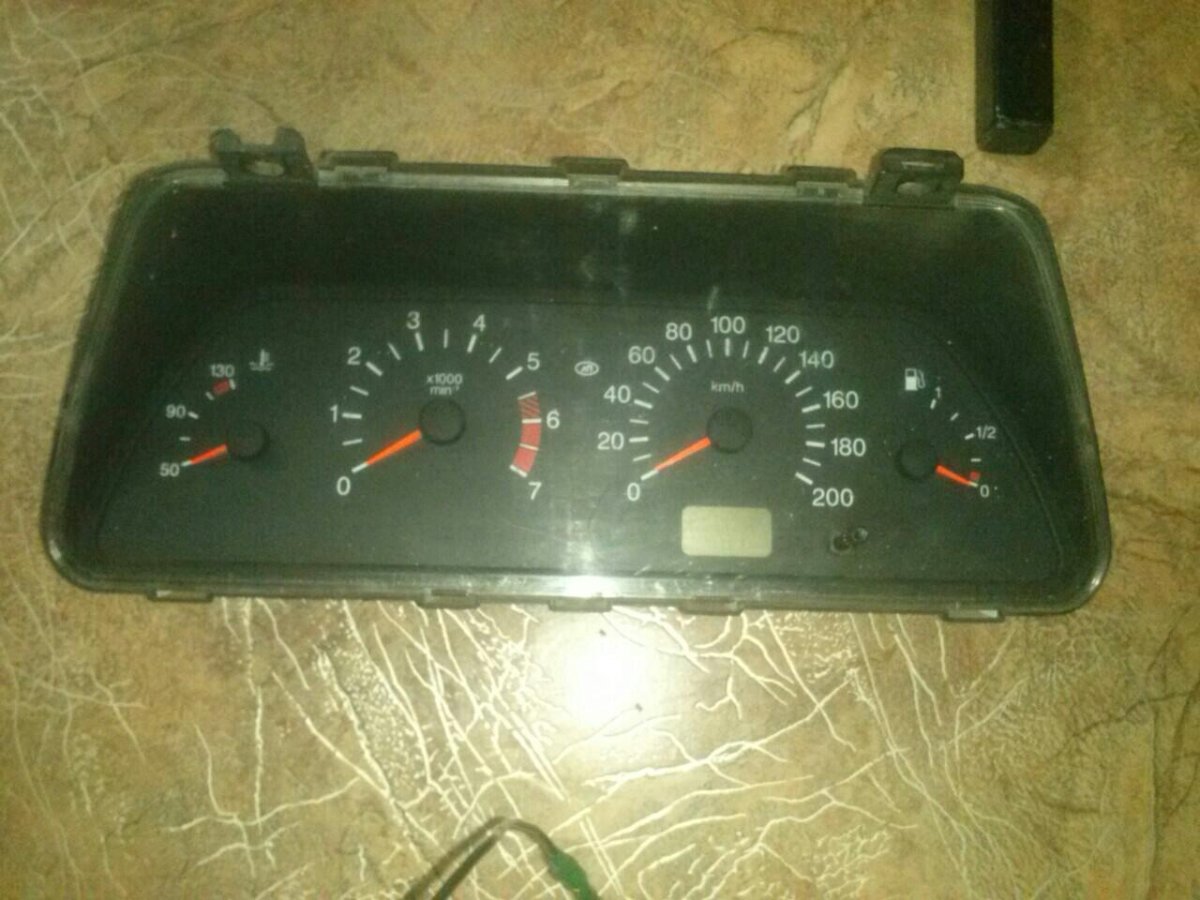 Стекло приборной панели ВАЗ 2114