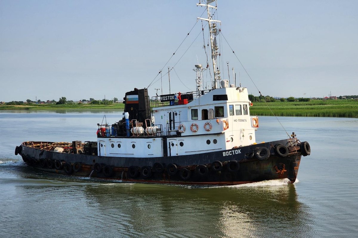Буксир Сергей Сердаков