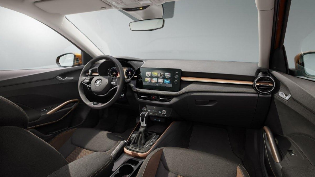 Шкода Фабия 2022