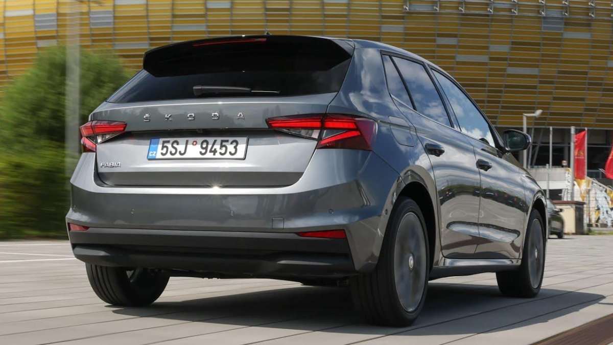 Шкода Фабия 2022