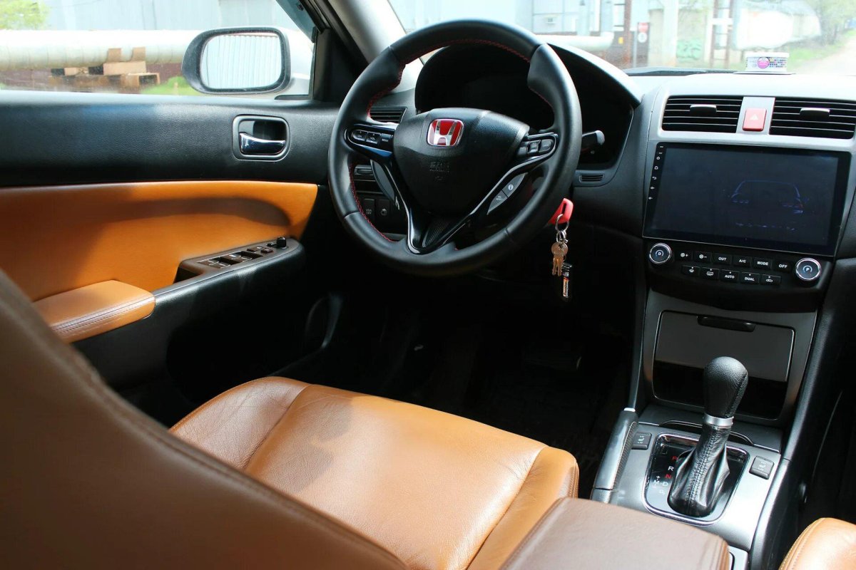 Хонда Аккорд 7 Рестайлинг салон