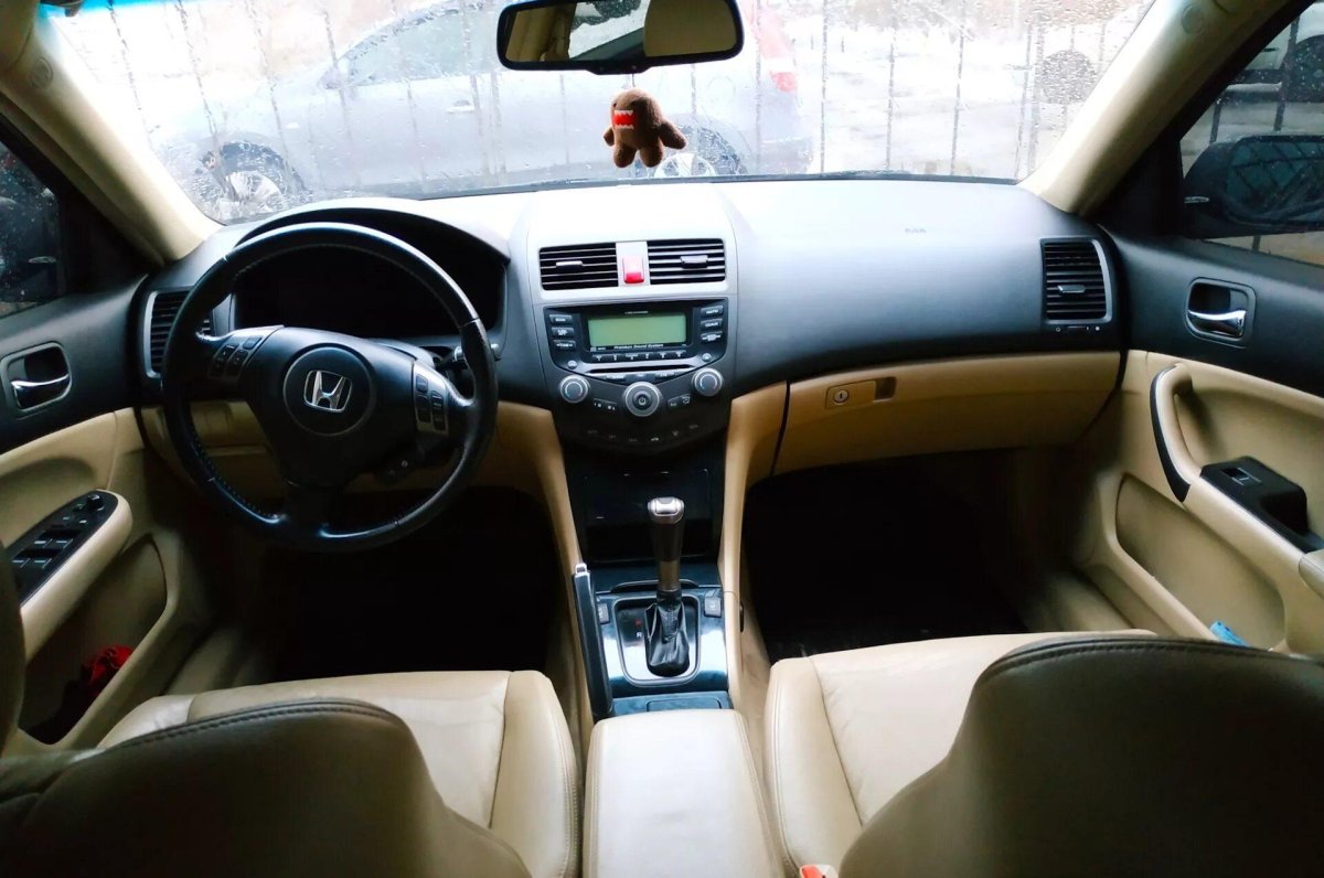 Honda Accord 2006 салон