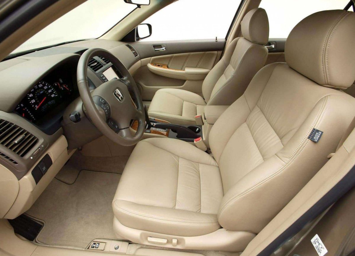 Honda Accord 2005 салон