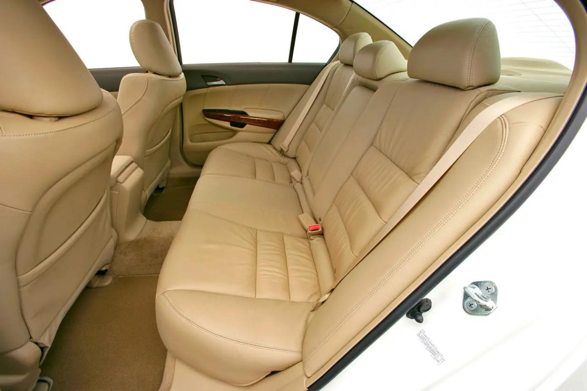 Honda Accord 2008 салон сзади