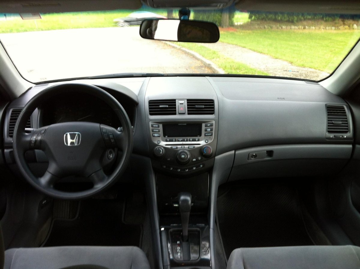 Хонда Аккорд 2006 салон