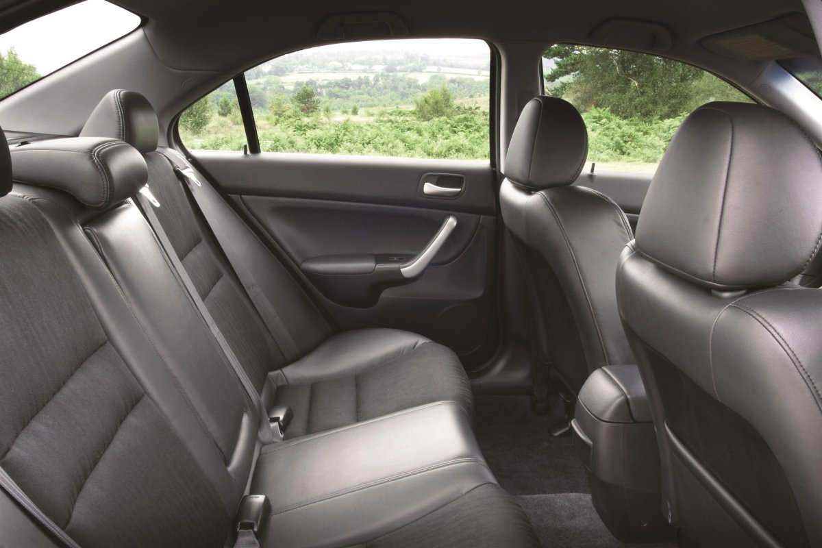 Хонда Аккорд 7 Рестайлинг салон