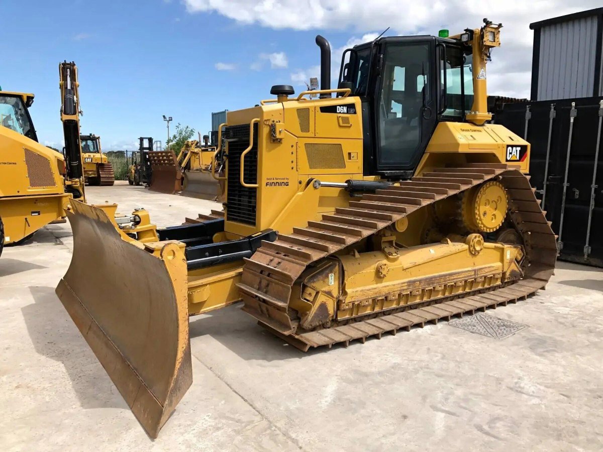 Бульдозер Cat d6