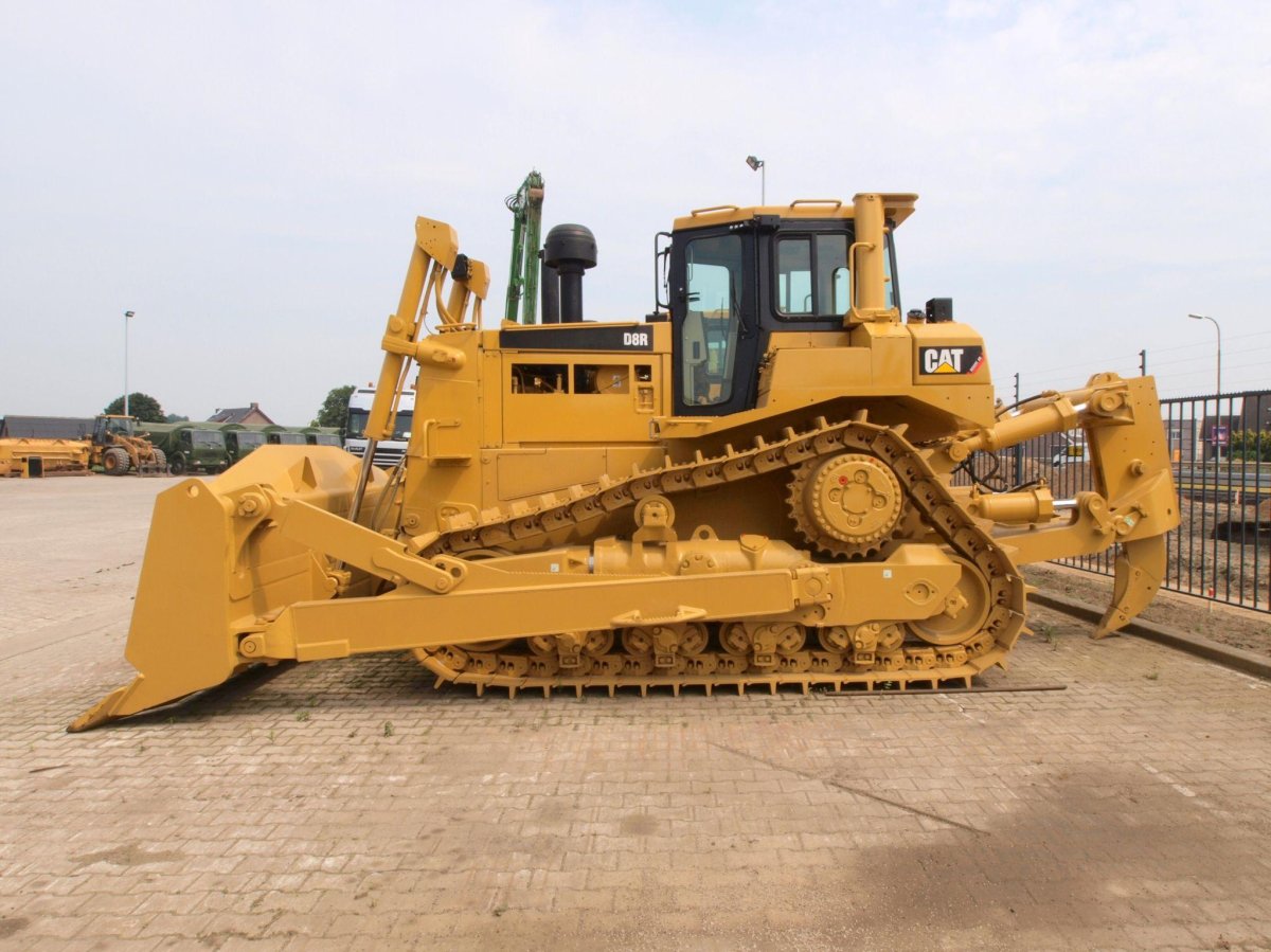 Бульдозер Cat d8r