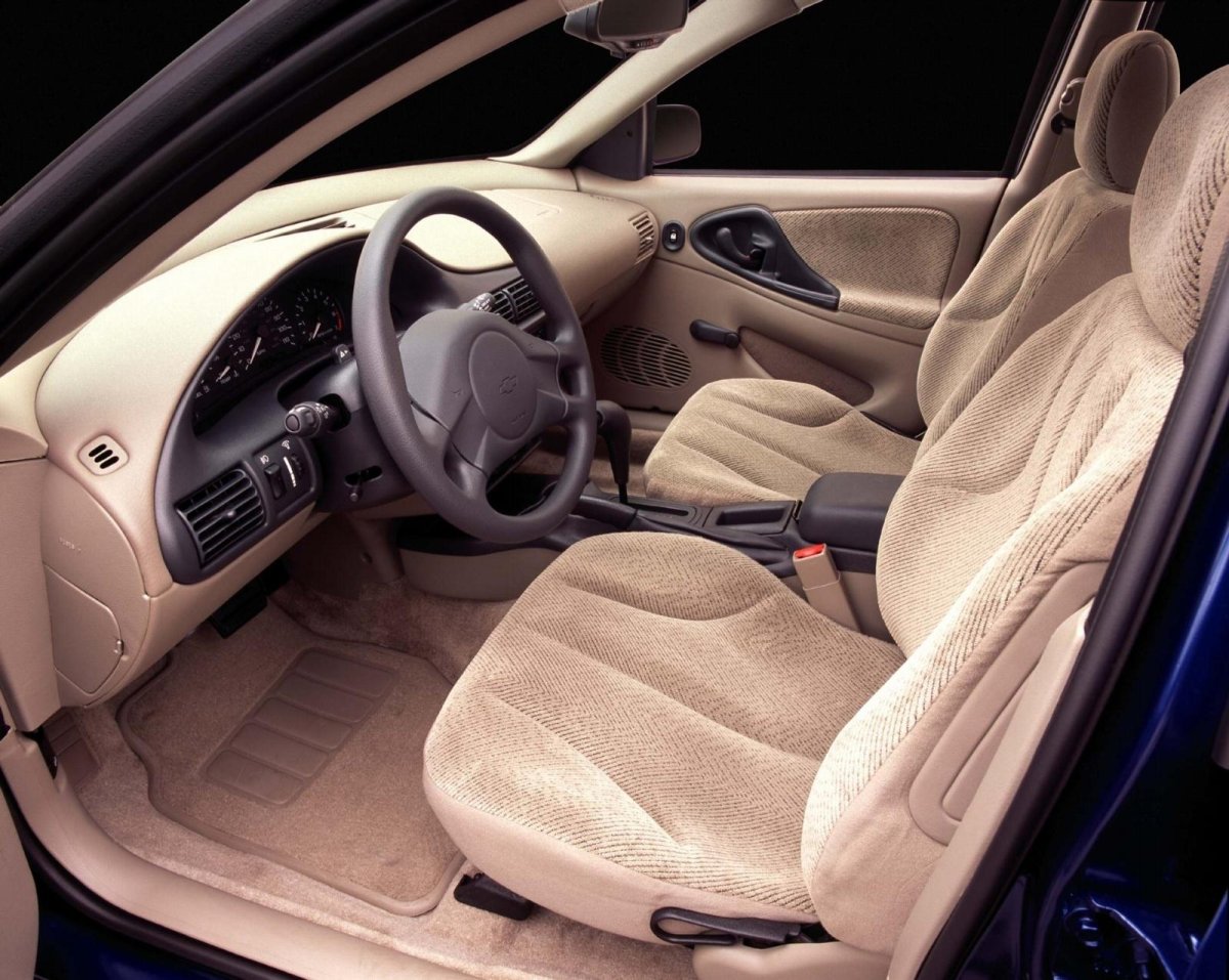 Chevrolet Cavalier 1995 салон