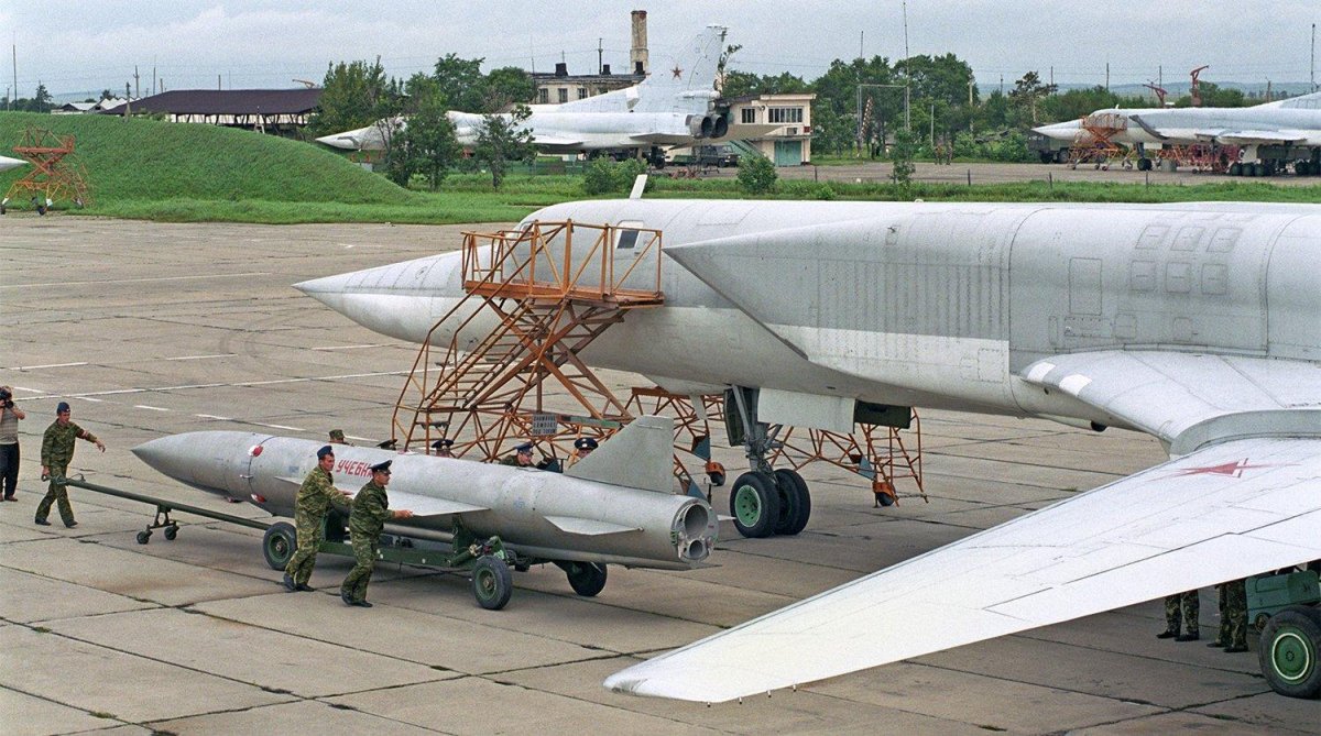 Стратегический бомбардировщик ту-22м3
