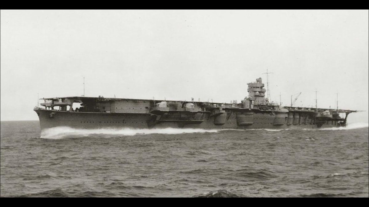 Японский авианосец Синано