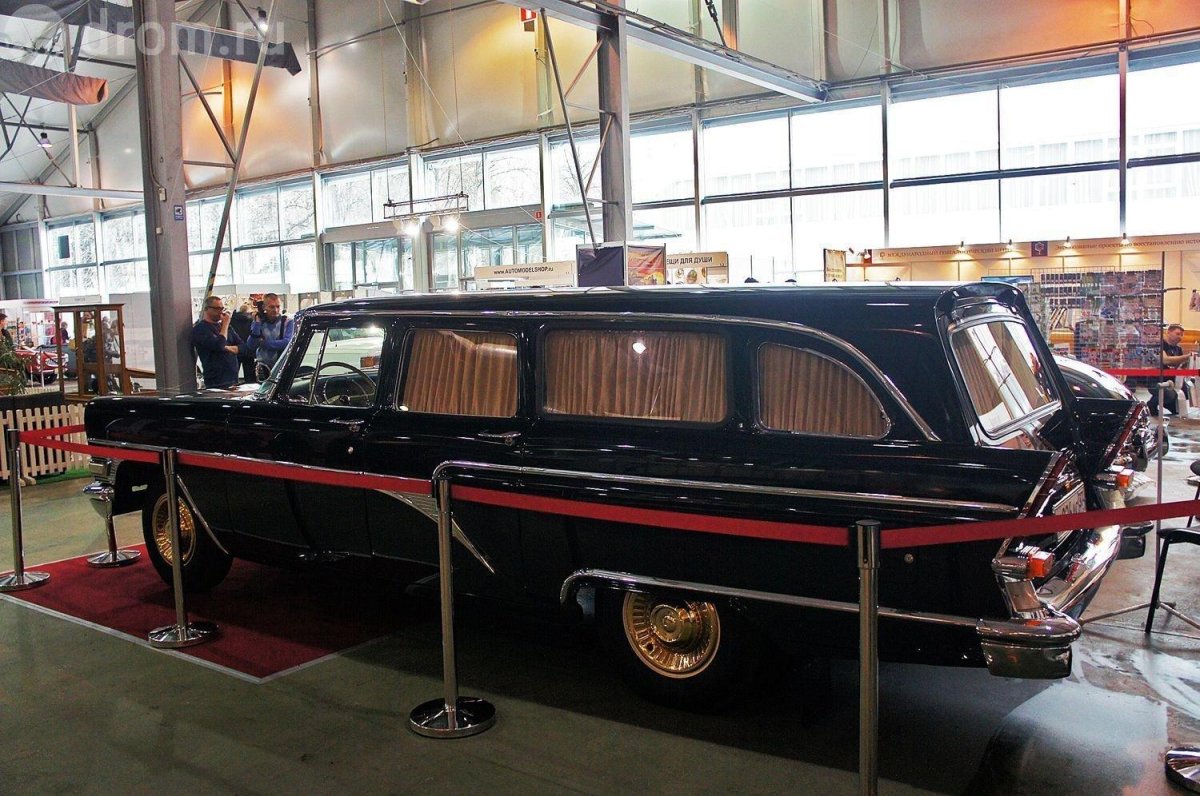 ГАЗ-13с Чайка черный доктор