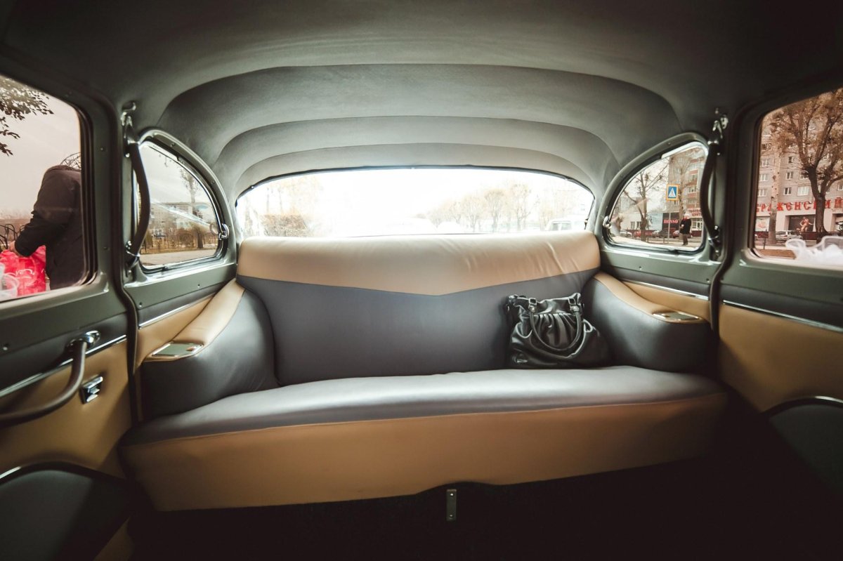 ГАЗ-13 Чайка салон сзади